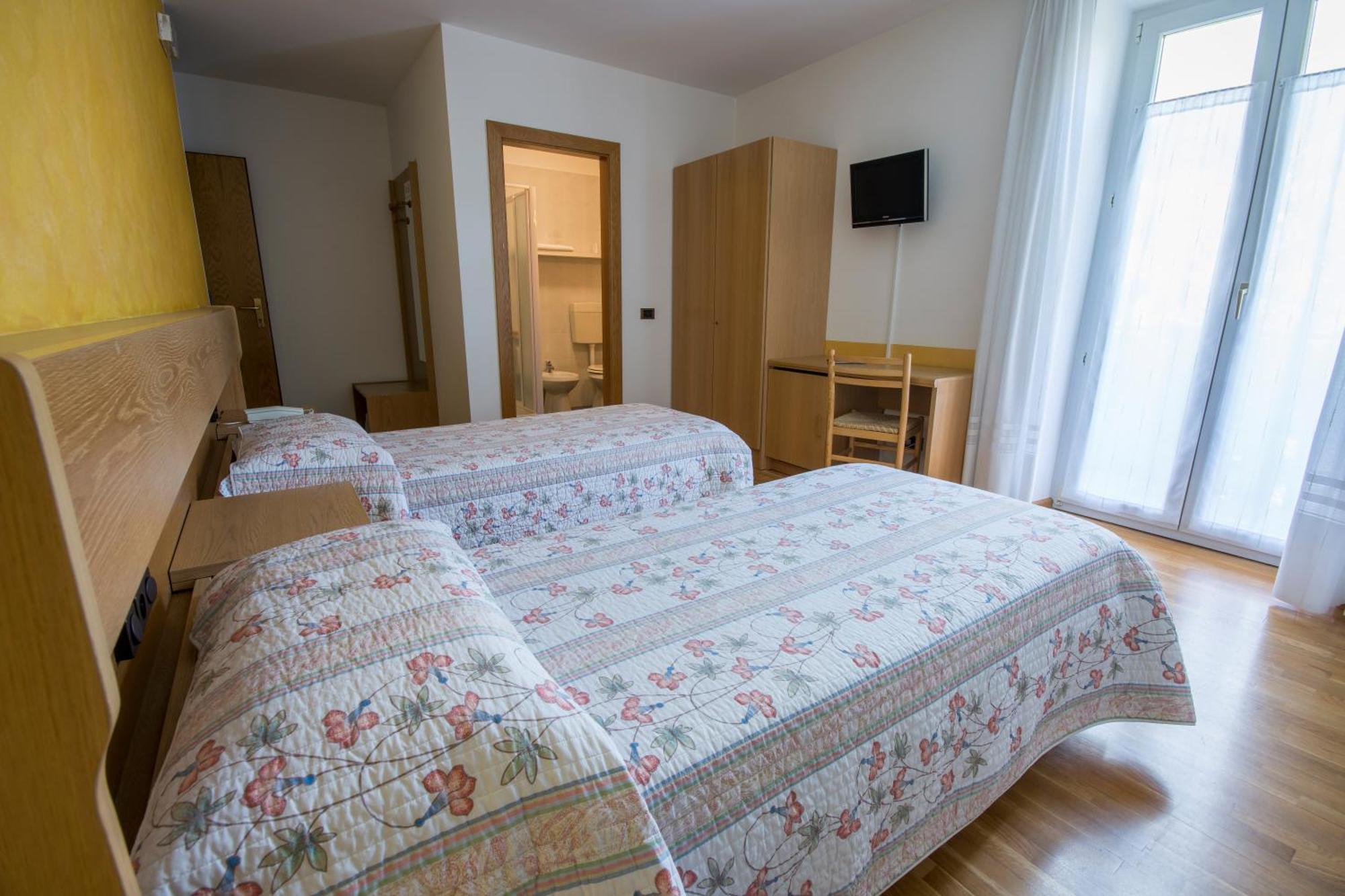 Garni Castel Ferari Hotel Tuenno Quarto foto