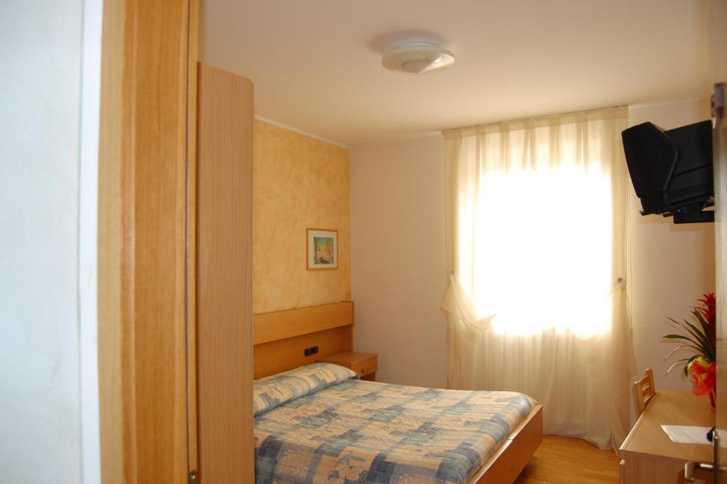 Garni Castel Ferari Hotel Tuenno Exterior foto