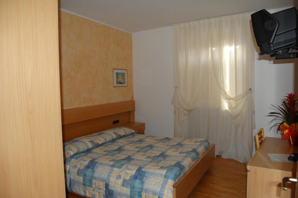 Garni Castel Ferari Hotel Tuenno Exterior foto