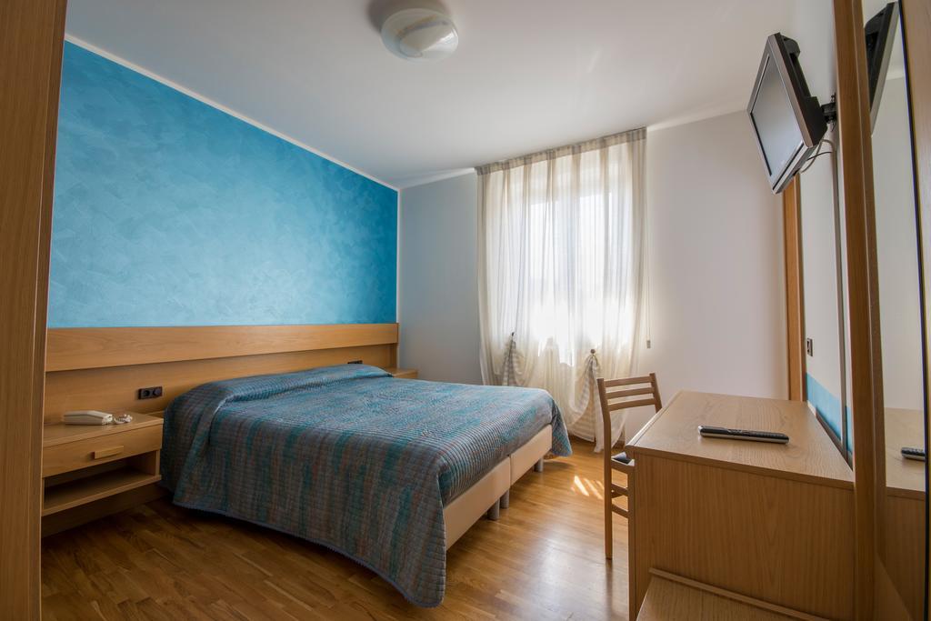 Garni Castel Ferari Hotel Tuenno Exterior foto