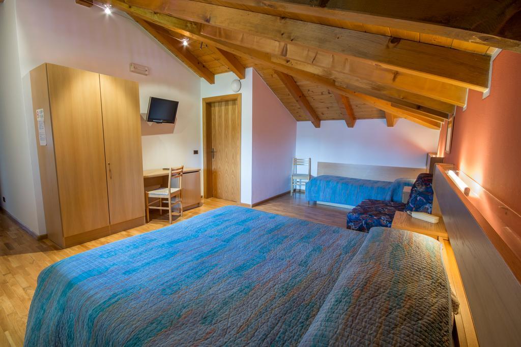 Garni Castel Ferari Hotel Tuenno Quarto foto